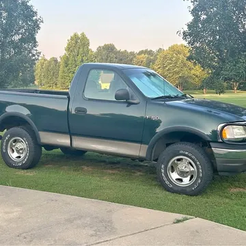 2003 Ford F-150 XL Pickup 2D 6 1/2 ft