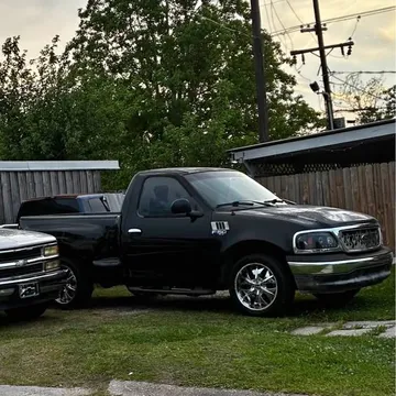 2003 Ford F-150 XL Pickup 2D 6 1/2 ft