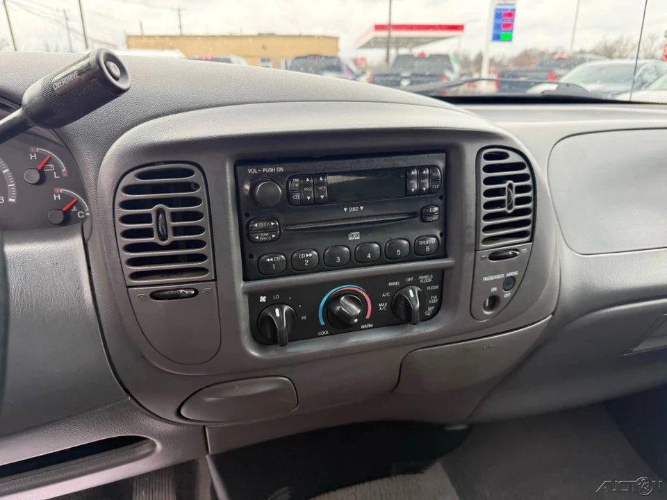 2003 Ford F-150 10th Gen - Image 19 of 21