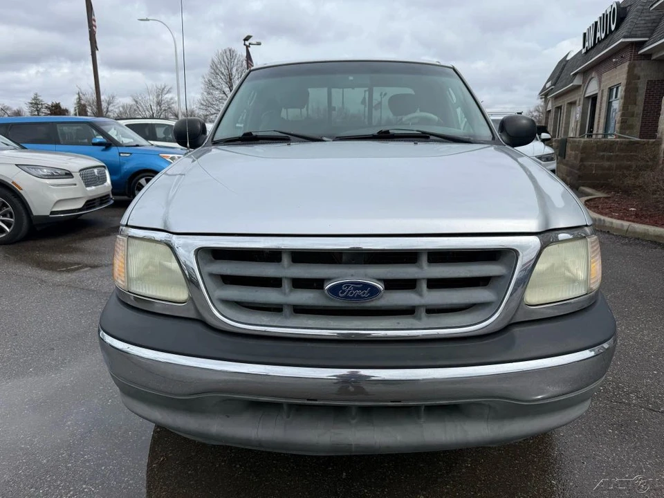 2003 Ford F-150 10th Gen - Image 2 of 12