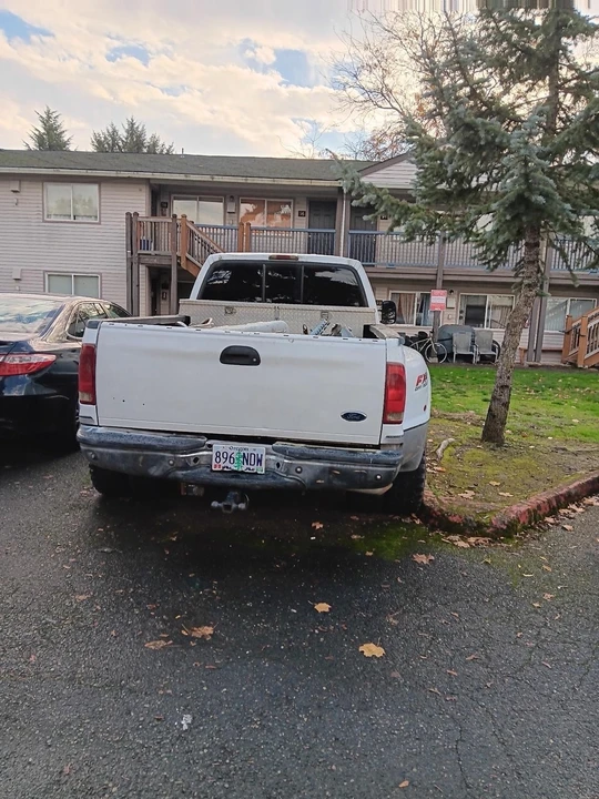 2003 Ford Super Duty 1st Gen - Image 2 of 2