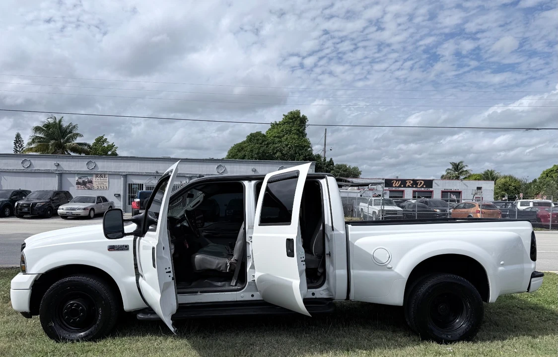 2003 Ford Super Duty 1st Gen - Image 9 of 21