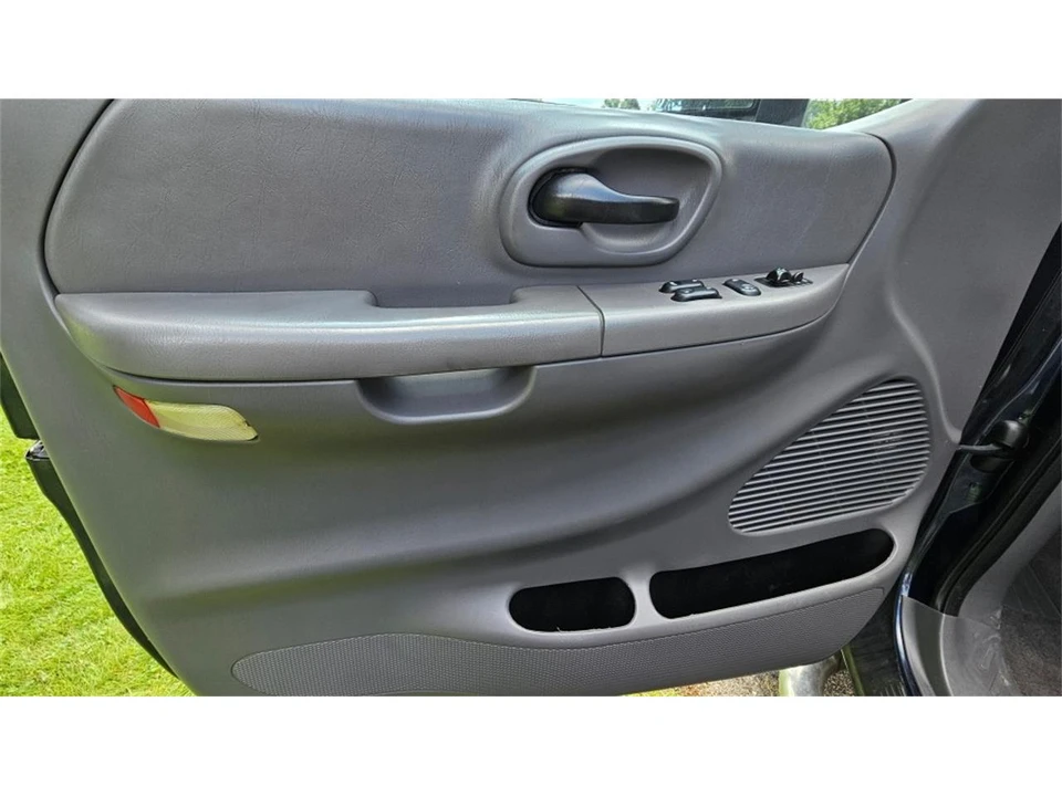 2003 Ford F-150 10th Gen - Image 23 of 31
