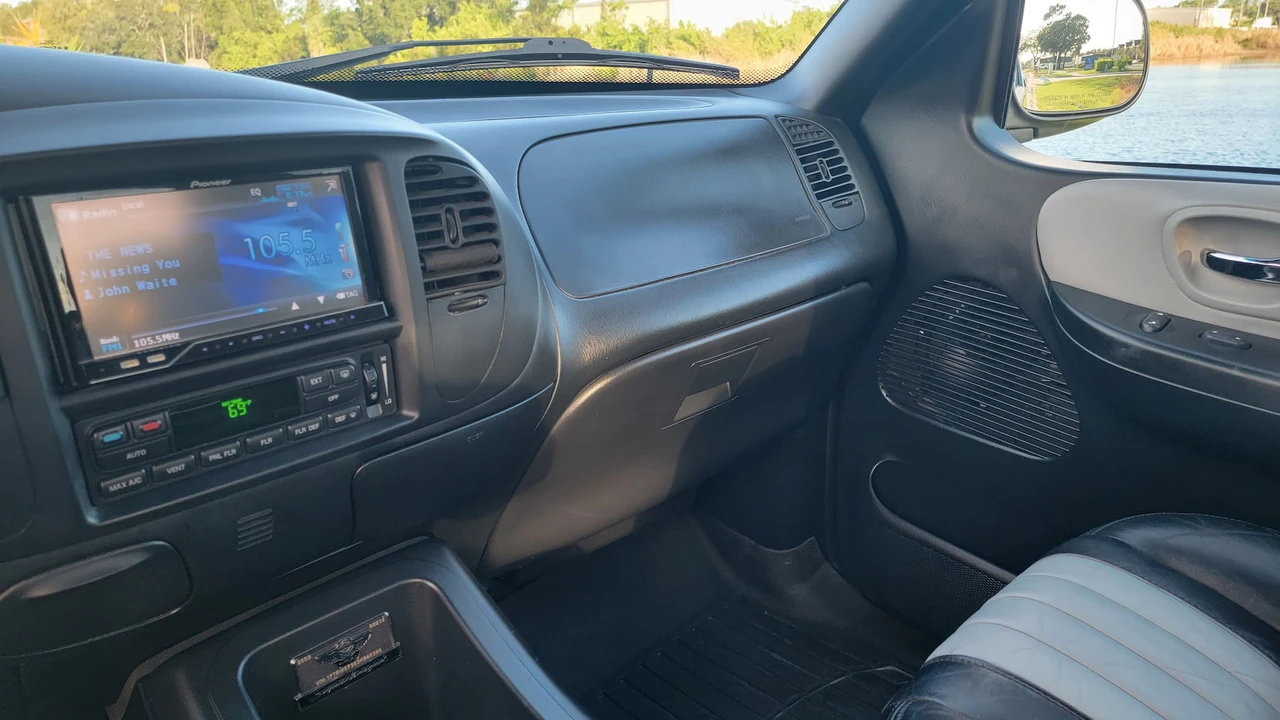 2003 Ford F-150 10th Gen - Image 11 of 18