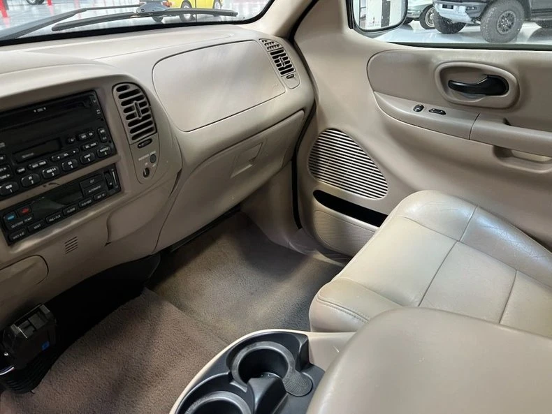 2003 Ford F-150 10th Gen - Image 13 of 23
