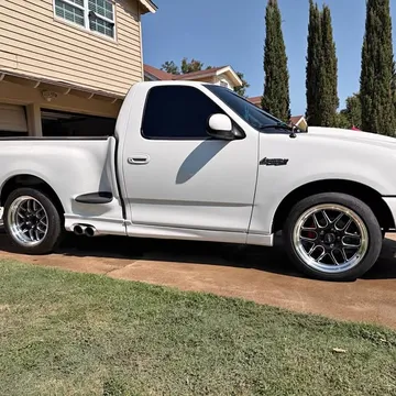 2003 Ford F150 Lightning SVT Lightning