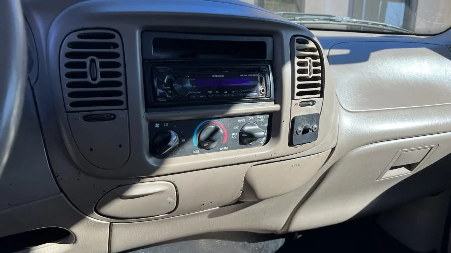 2003 Ford F-150 10th Gen - Image 3 of 8