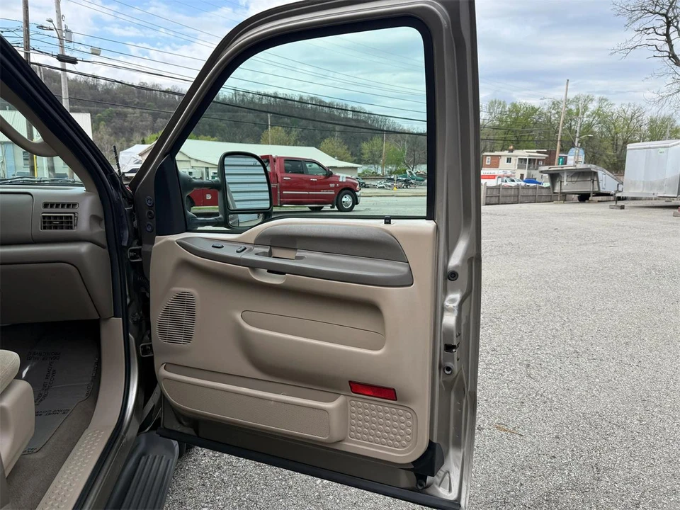 2003 Ford Super Duty 1st Gen - Image 31 of 31
