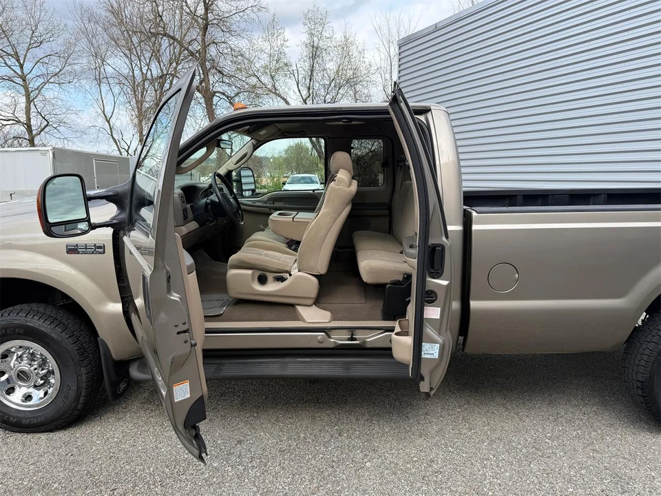 2003 Ford Super Duty 1st Gen - Image 28 of 31