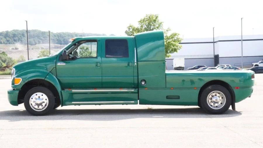 2003 Ford Super Duty 1st Gen - Image 2 of 31