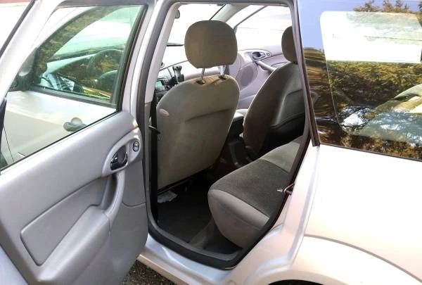 2003 Ford Focus 1st Gen - Image 13 of 15