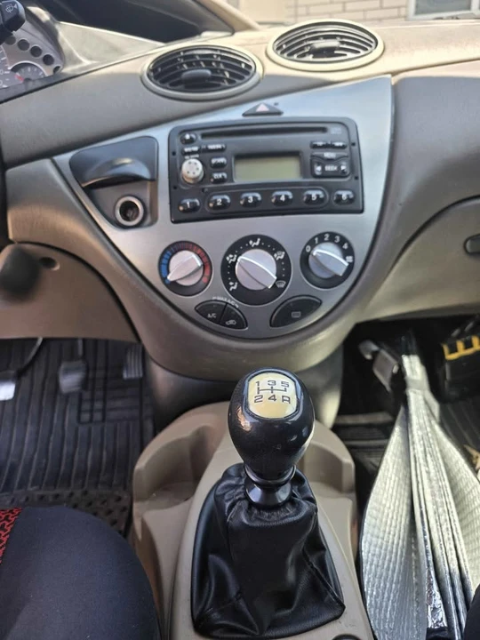 2003 Ford Focus 1st Gen - Image 6 of 10