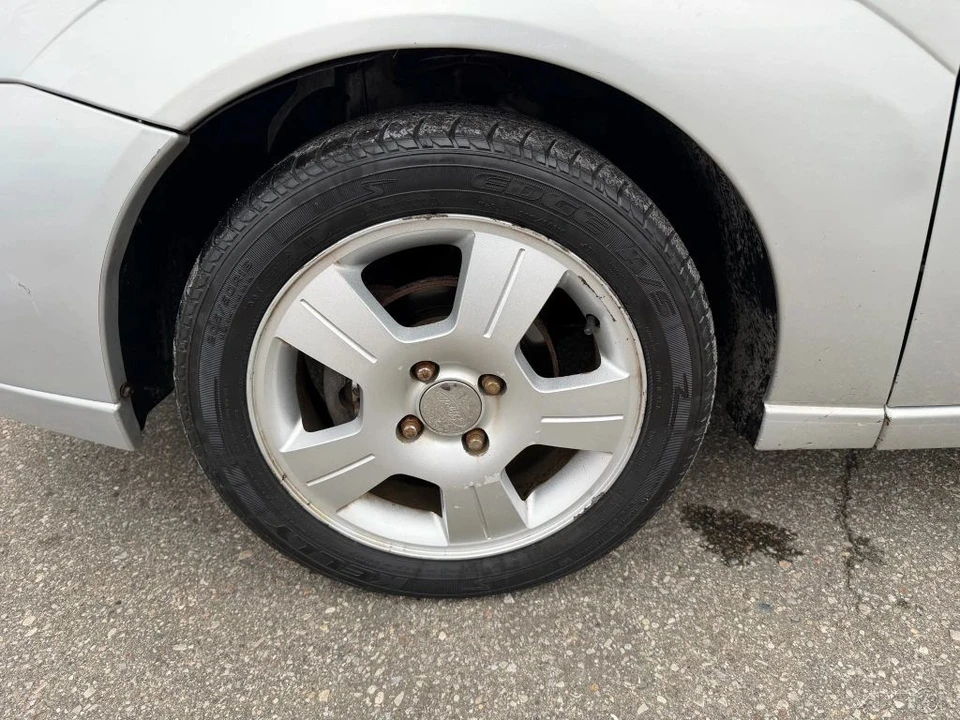 2003 Ford Focus 1st Gen - Image 9 of 12