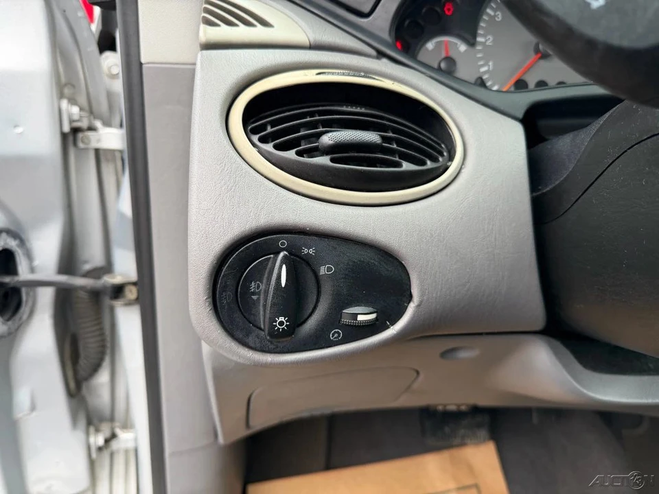 2003 Ford Focus 1st Gen - Image 21 of 21