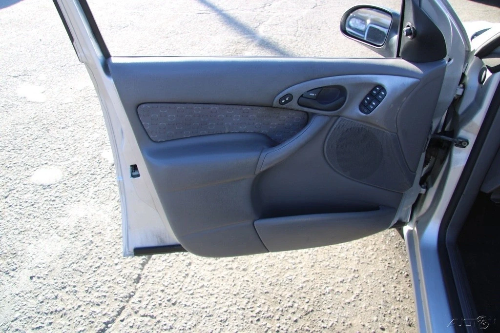 2003 Ford Focus 1st Gen - Image 11 of 21