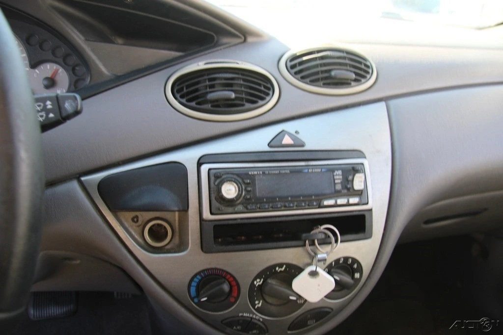 2003 Ford Focus 1st Gen - Image 15 of 21