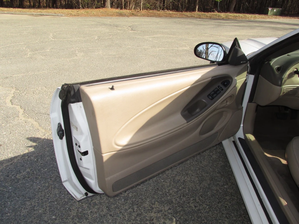2003 Ford SN95 Mustang - Image 11 of 21