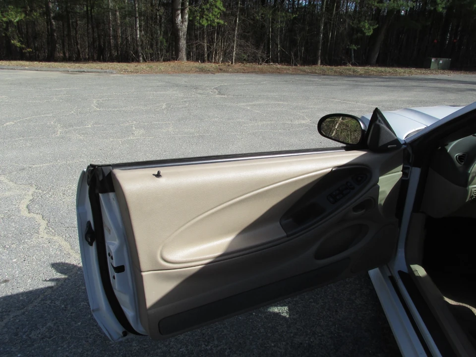 2003 Ford SN95 Mustang - Image 10 of 21
