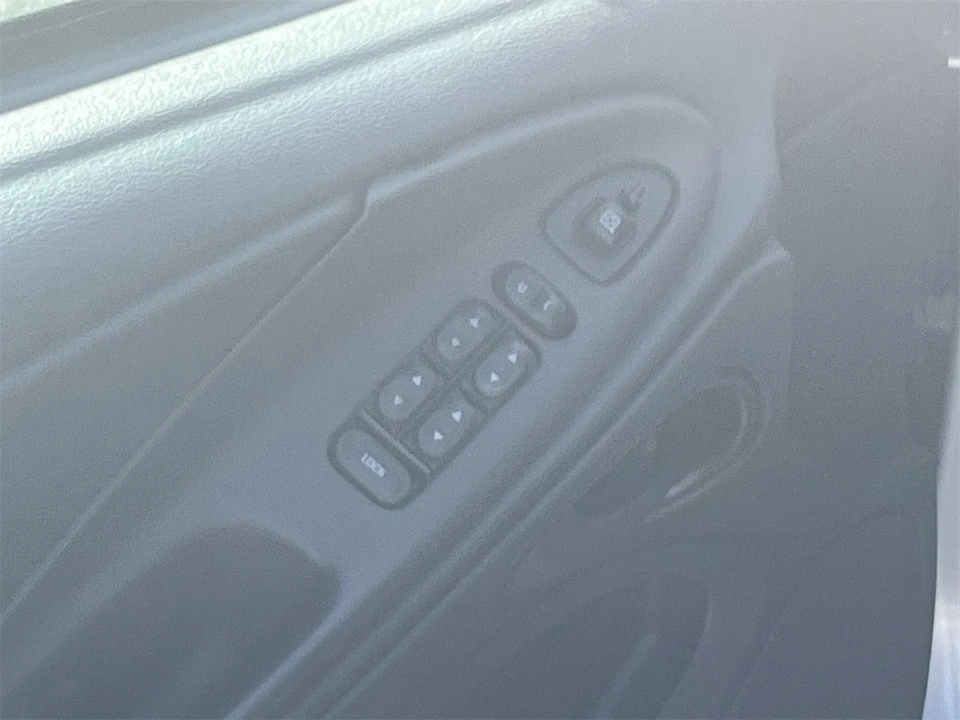 2003 Ford SN95 Mustang - Image 16 of 27