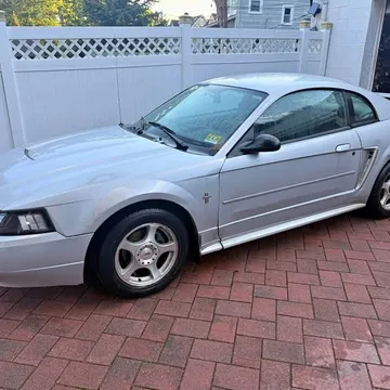 2003 Ford Mustang Base V6