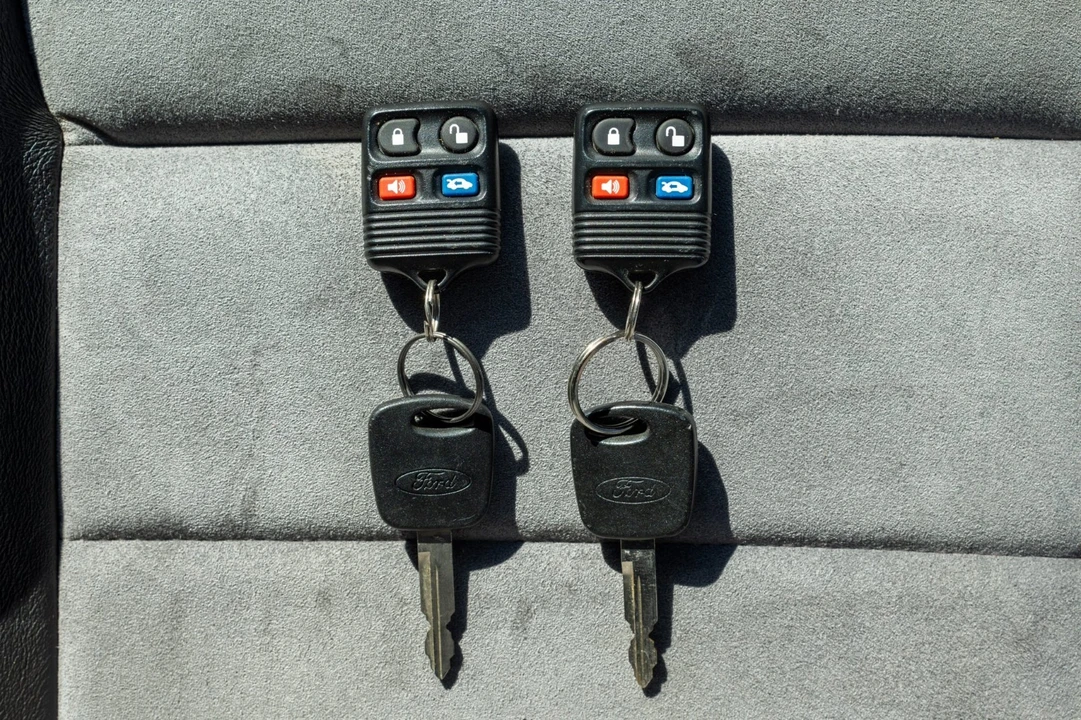 2003 Ford SN95 Mustang Cobra - Image 30 of 31