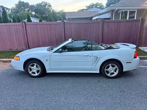 2003 Ford Mustang Convertible 2D