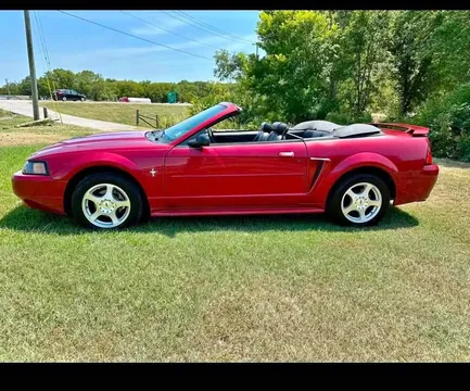 2003 Ford Mustang Convertible 2D