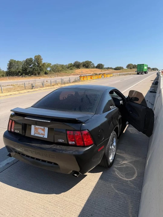 2003 Ford SN95 Mustang - Image 2 of 3