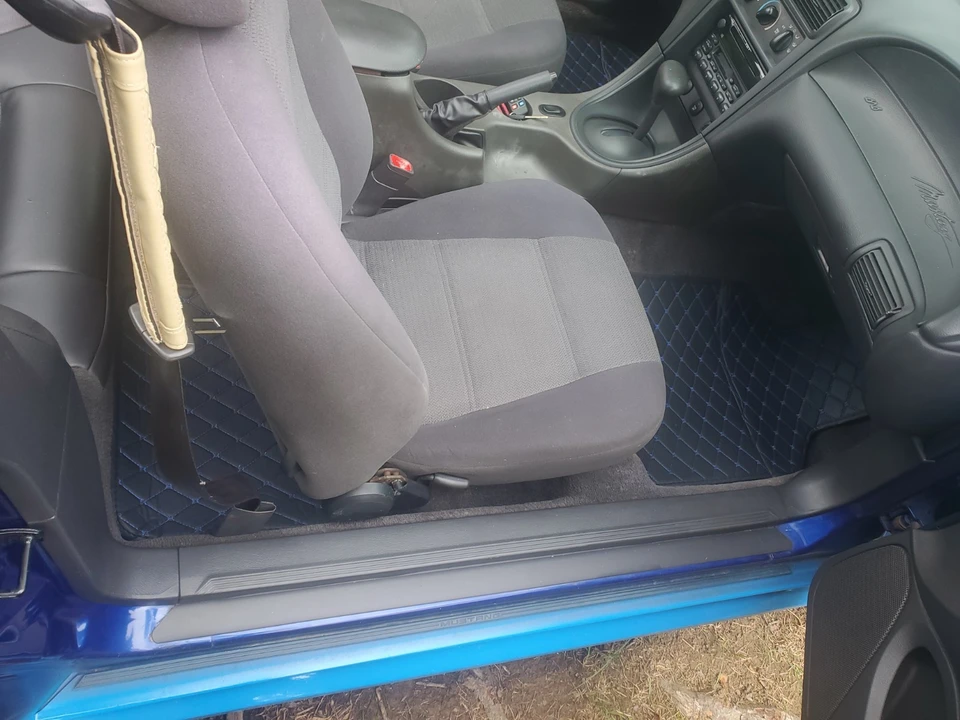 2003 Ford SN95 Mustang - Image 13 of 17
