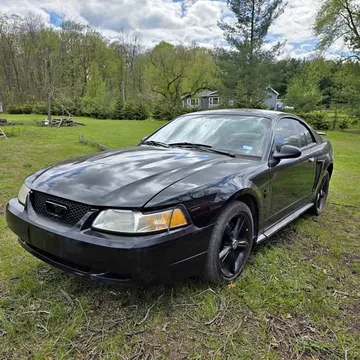 2003 Ford Mustang V6 Coupe