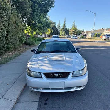 2003 Ford Mustang V6 Coupe