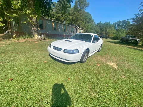 2003 Ford Mustang V6 Coupe 2D