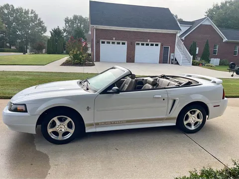 2003 Ford Mustang V6 Premium Convertible 2D