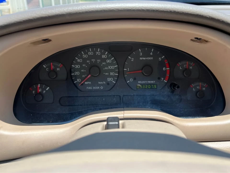 2003 Ford SN95 Mustang - Image 8 of 16