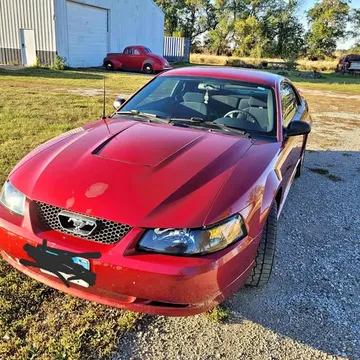 2003 Ford Mustang V6 Premium Coupe