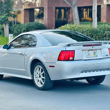 2003 Ford Mustang V6 Premium Coupe