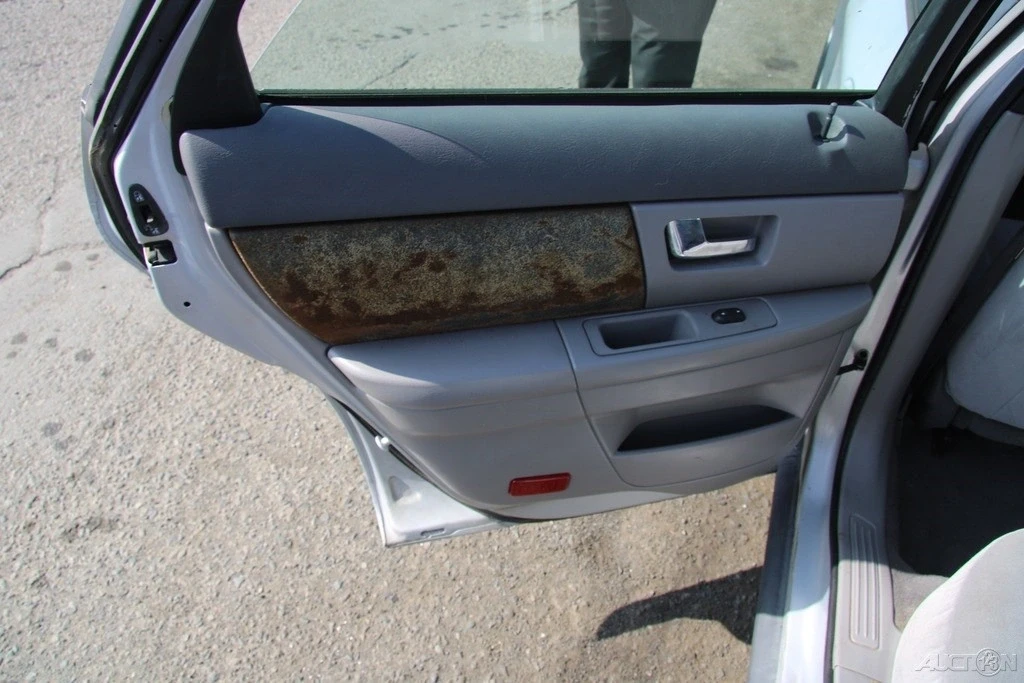2003 Ford Taurus 4th Gen - Image 18 of 21