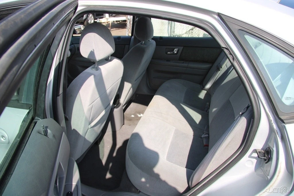 2003 Ford Taurus 4th Gen - Image 19 of 21