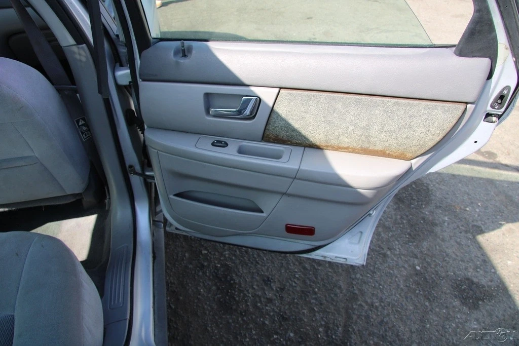 2003 Ford Taurus 4th Gen - Image 20 of 21