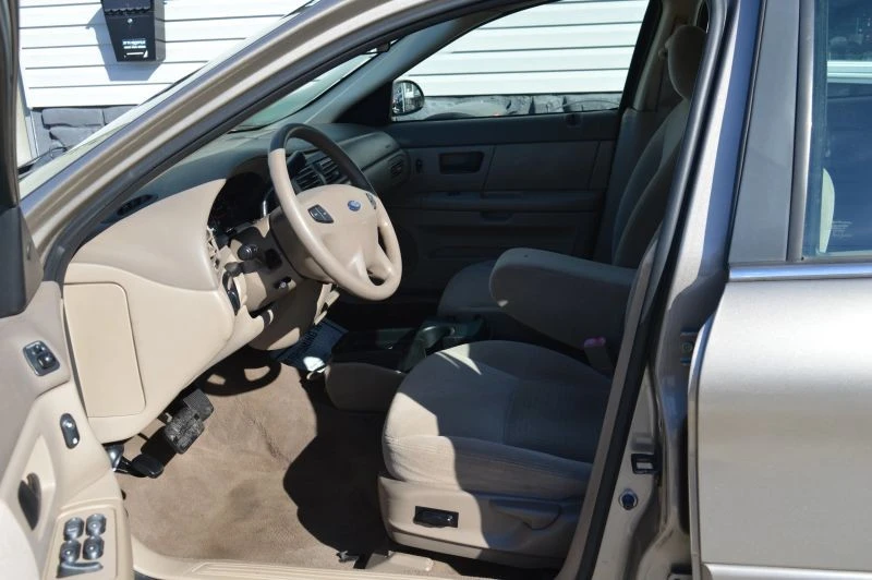 2003 Ford Taurus 4th Gen - Image 9 of 12
