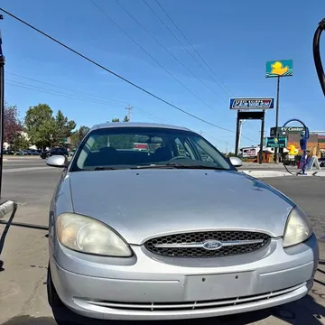 2003 Ford Taurus SE