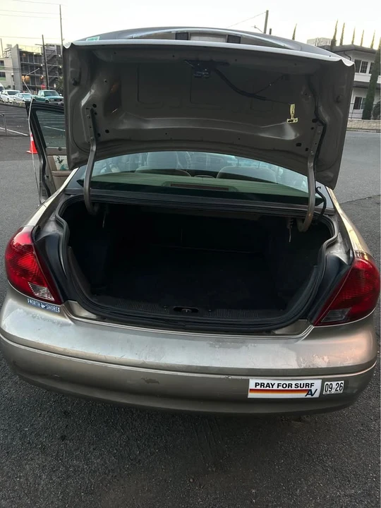 2003 Ford Taurus 4th Gen - Image 9 of 10