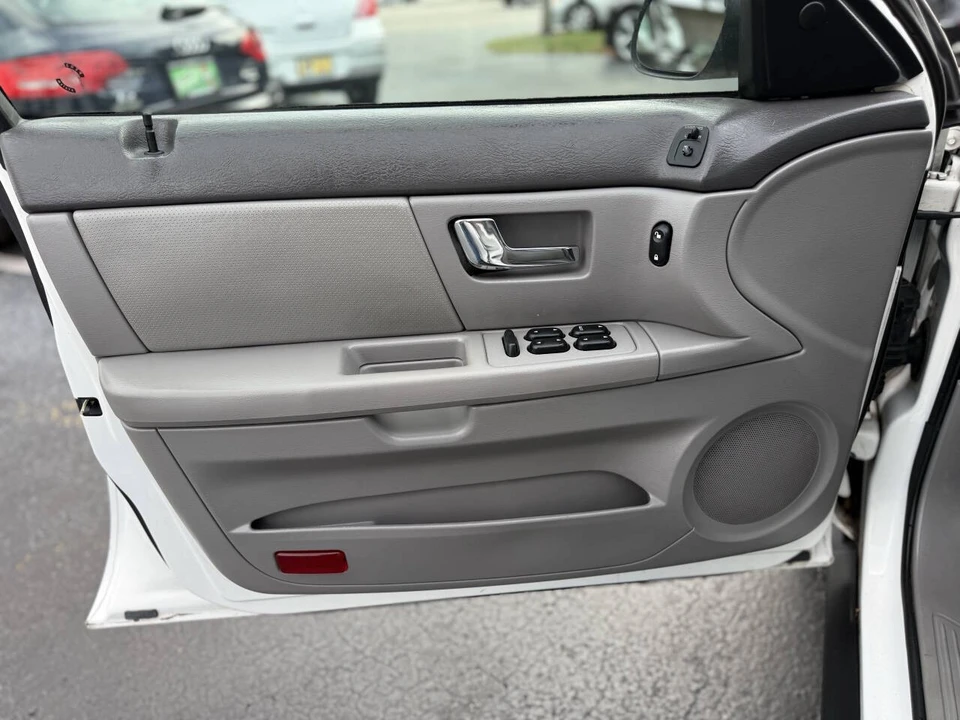 2003 Ford Taurus 4th Gen - Image 10 of 21