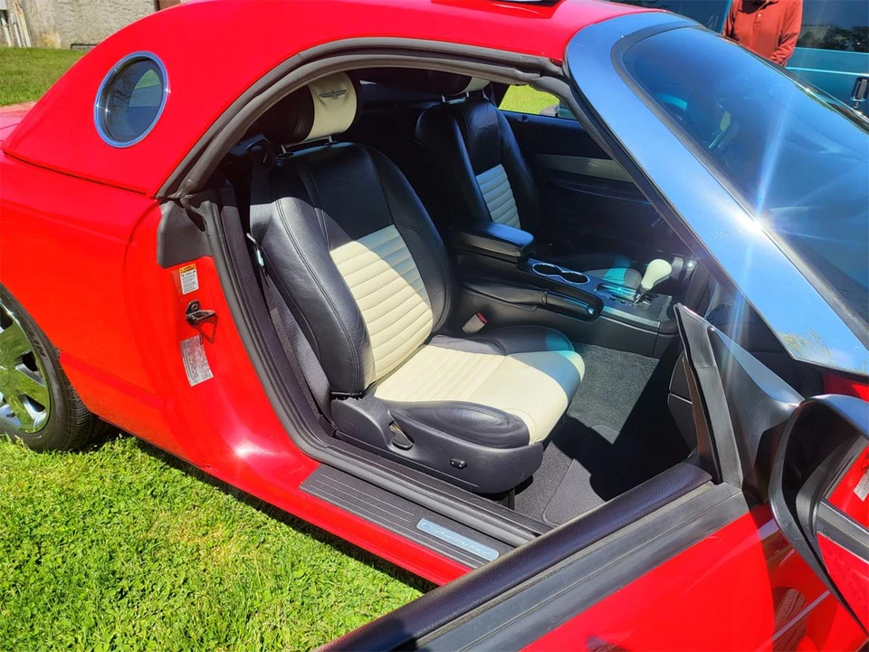 2003 Ford Thunderbird 11th Gen - Image 10 of 23
