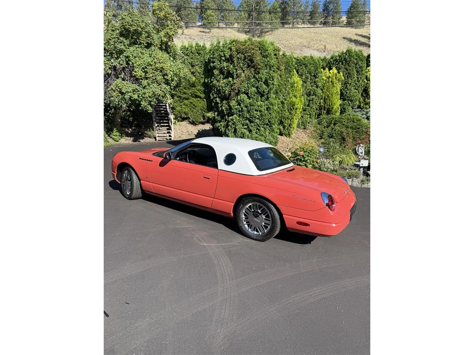 2003 Ford Thunderbird 11th Gen - Image 2 of 31