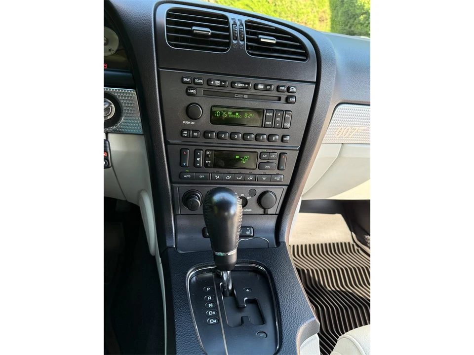 2003 Ford Thunderbird 11th Gen - Image 9 of 31