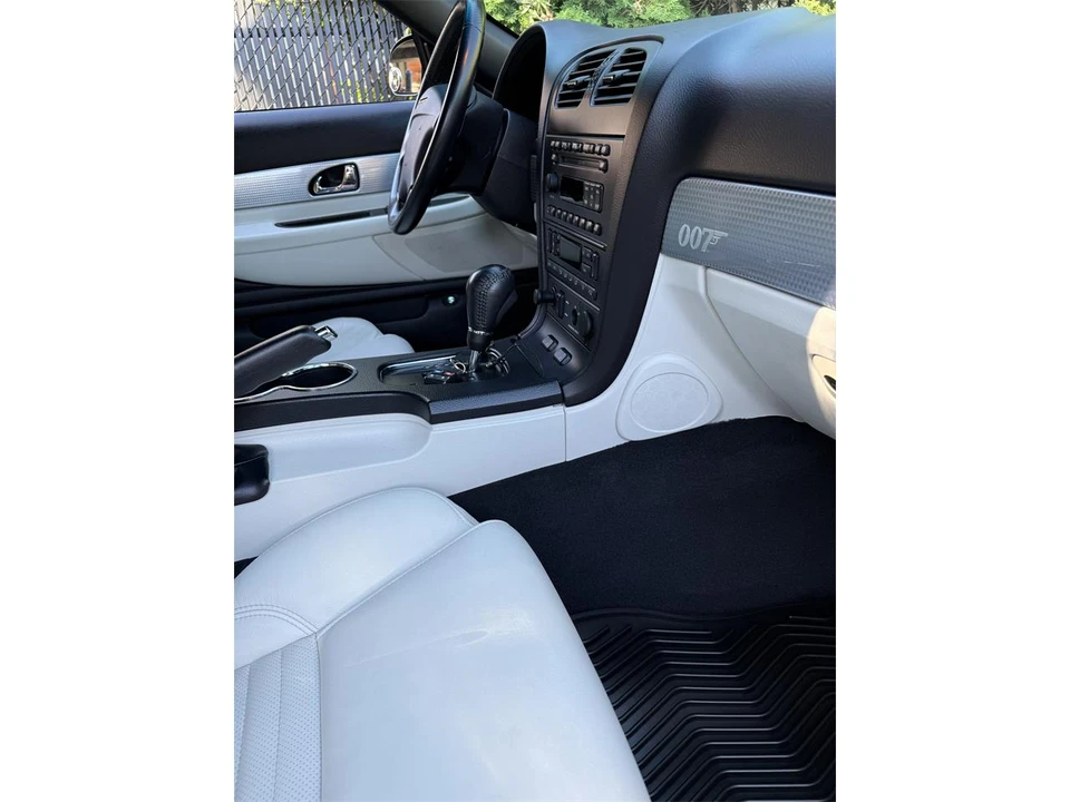 2003 Ford Thunderbird 11th Gen - Image 16 of 31