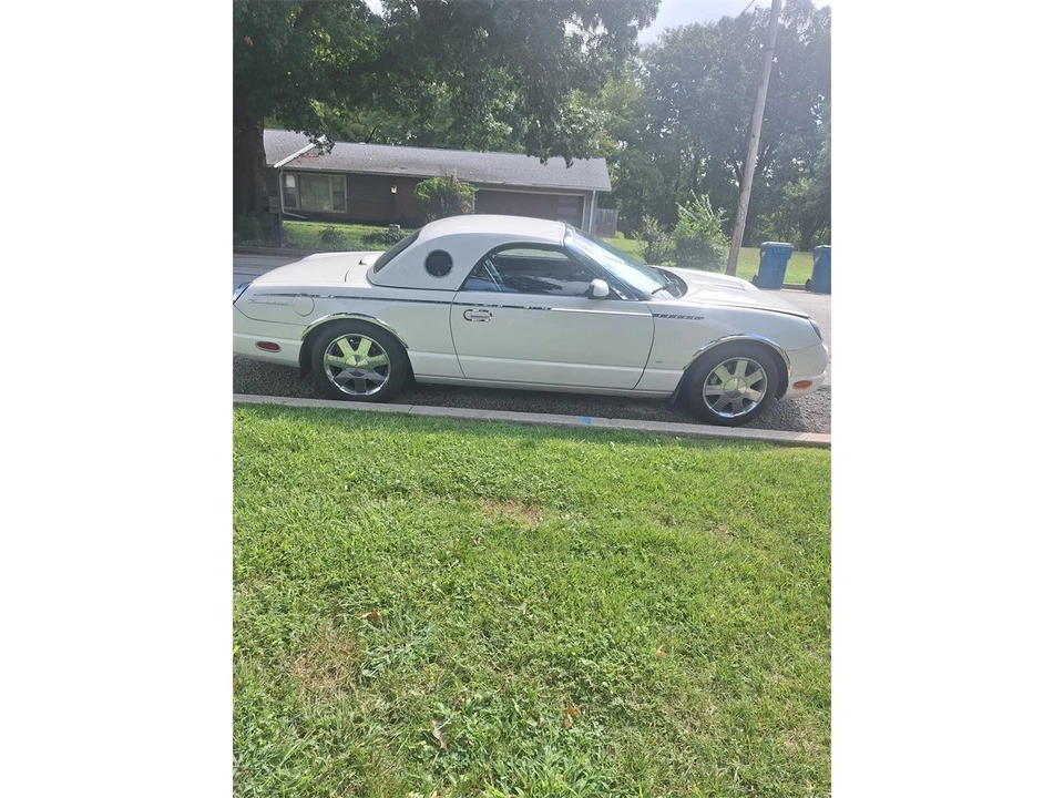 2003 Ford Thunderbird 11th Gen - Image 7 of 11