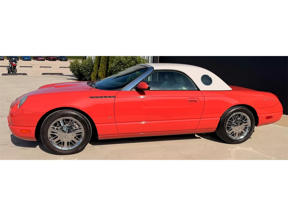2003 Ford Thunderbird 11th Gen - Image 2 of 31