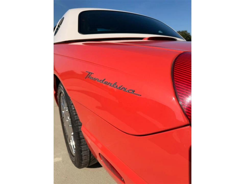 2003 Ford Thunderbird 11th Gen - Image 12 of 31